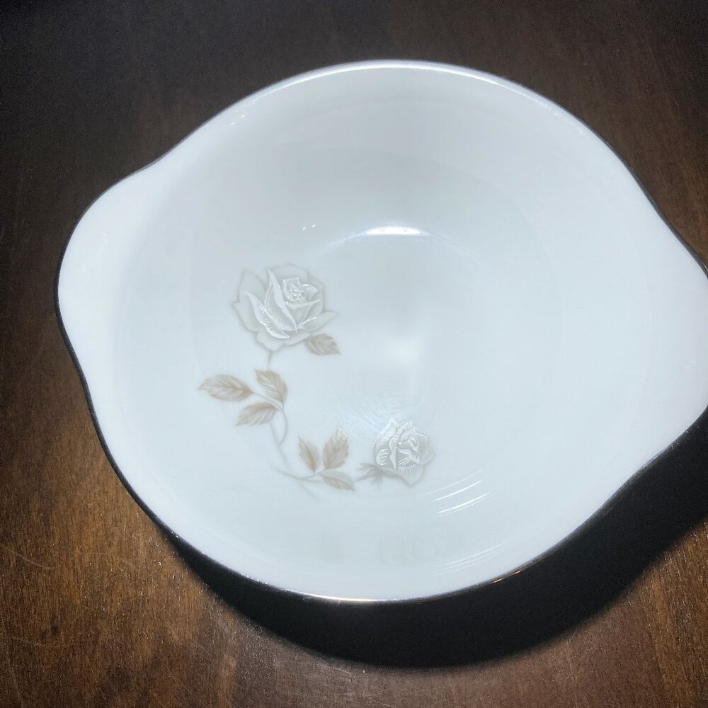 Vintage Noritake ROSAY Lugged Cereal Bowl #6216 White and Gray Roses